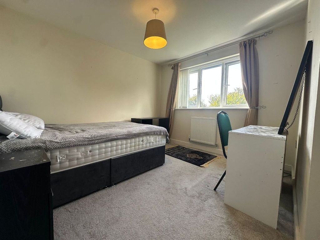 Property photo 3 of 4