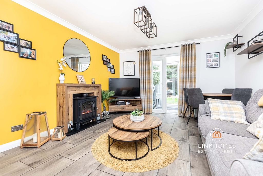 Property photo 3 of 23