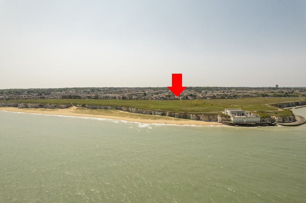 Property photo 3 of 31 The Ridings