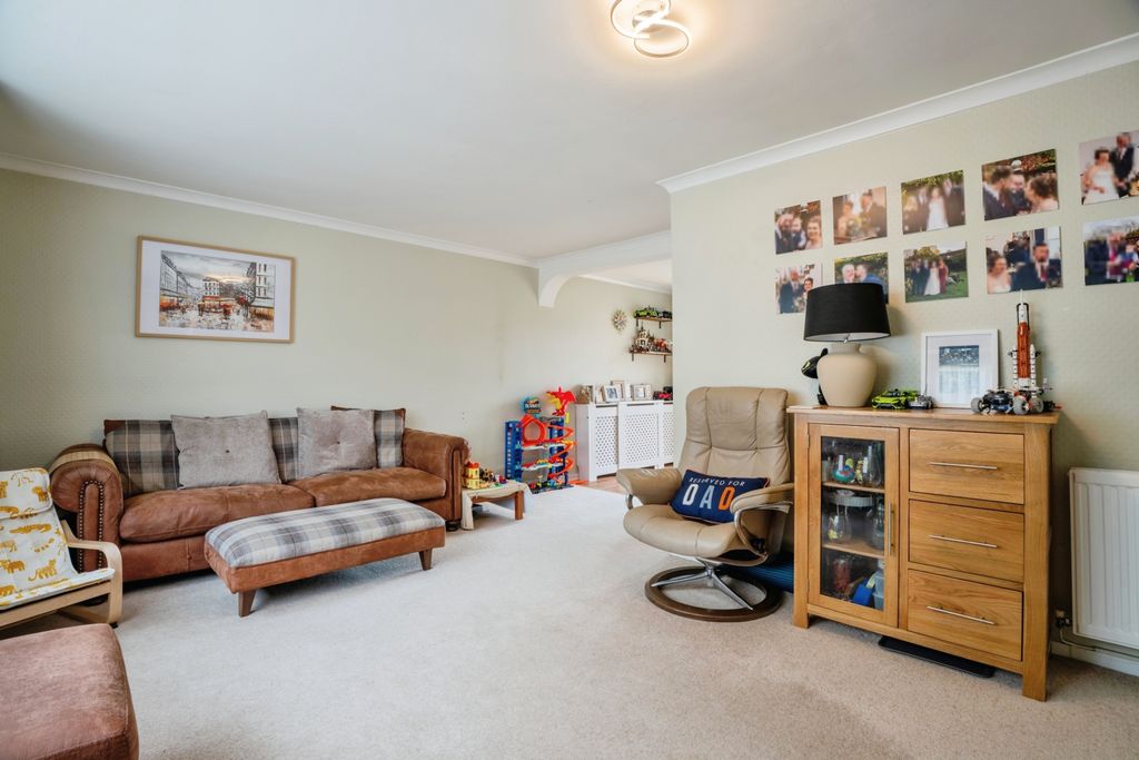 Property photo 3 of 18