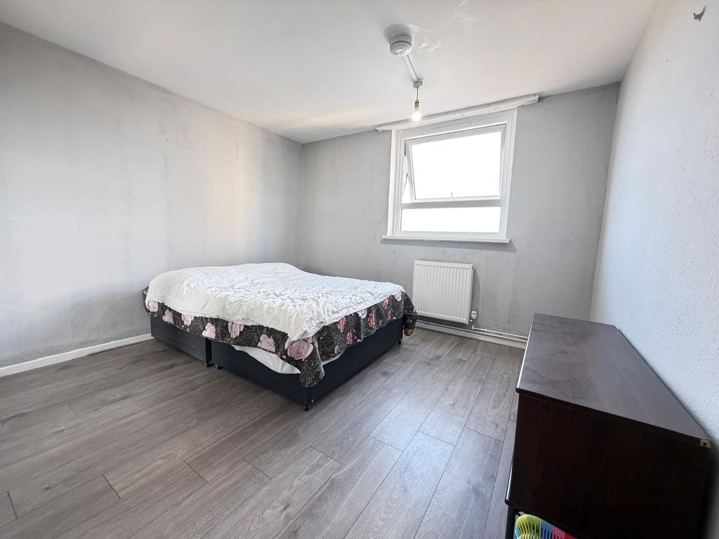Property photo 3 of 8 Ychu0865.Jpg