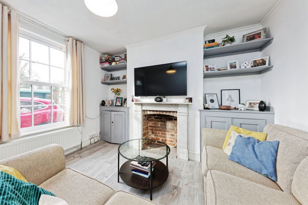 Property photo 2 of 17