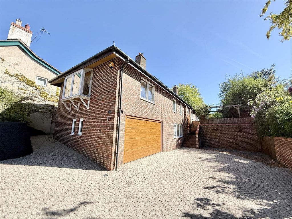 Property photo 1 of 26