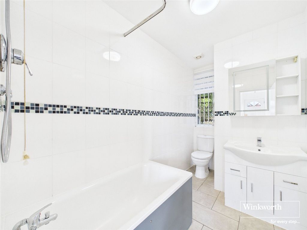 Property photo 3 of 7 Bathroom