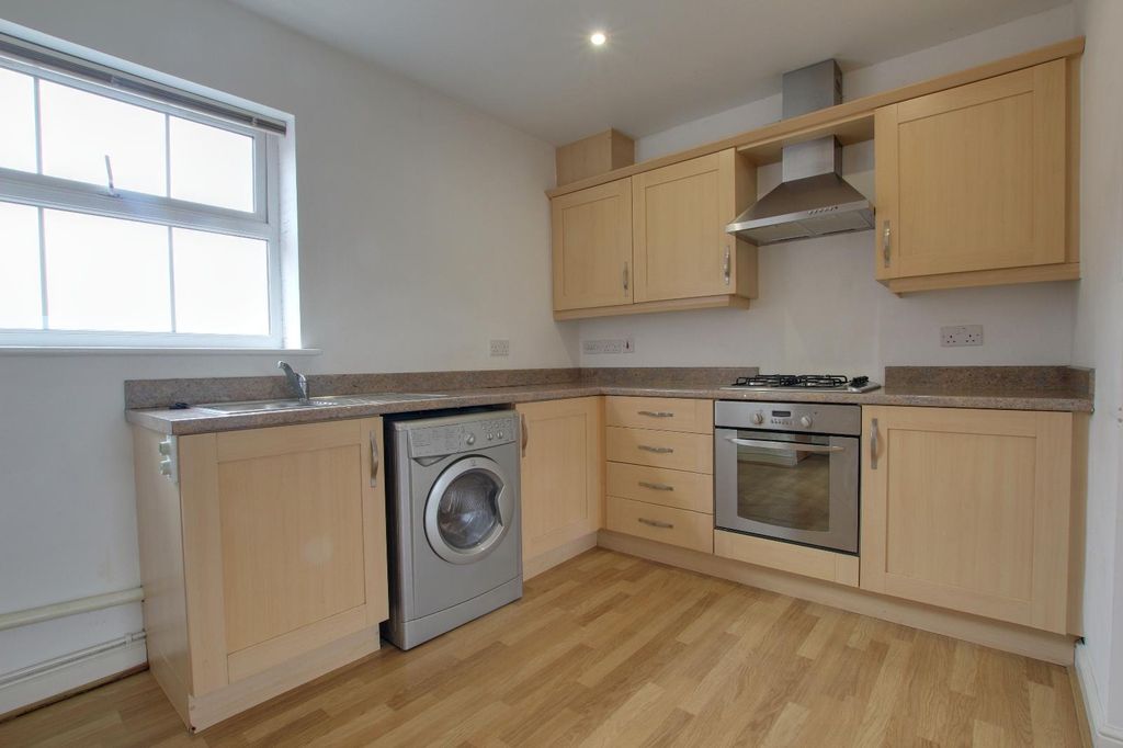 Property photo 3 of 7 Kitchen