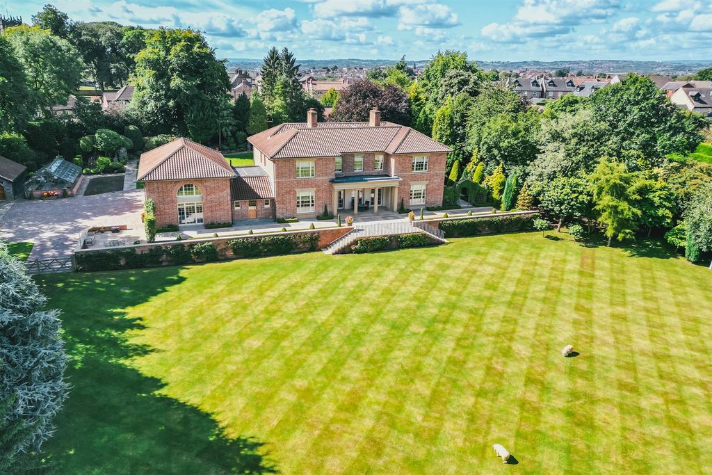 Property photo 1 of 71 Exterior And Gardens