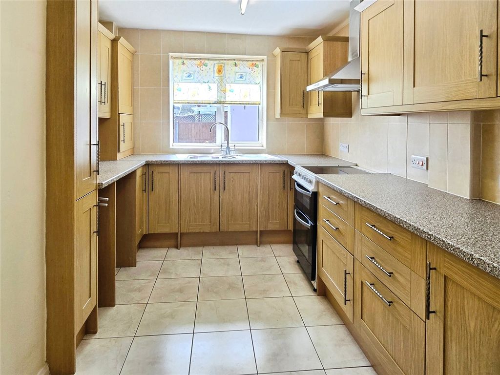 Property photo 3 of 16 Kitchen