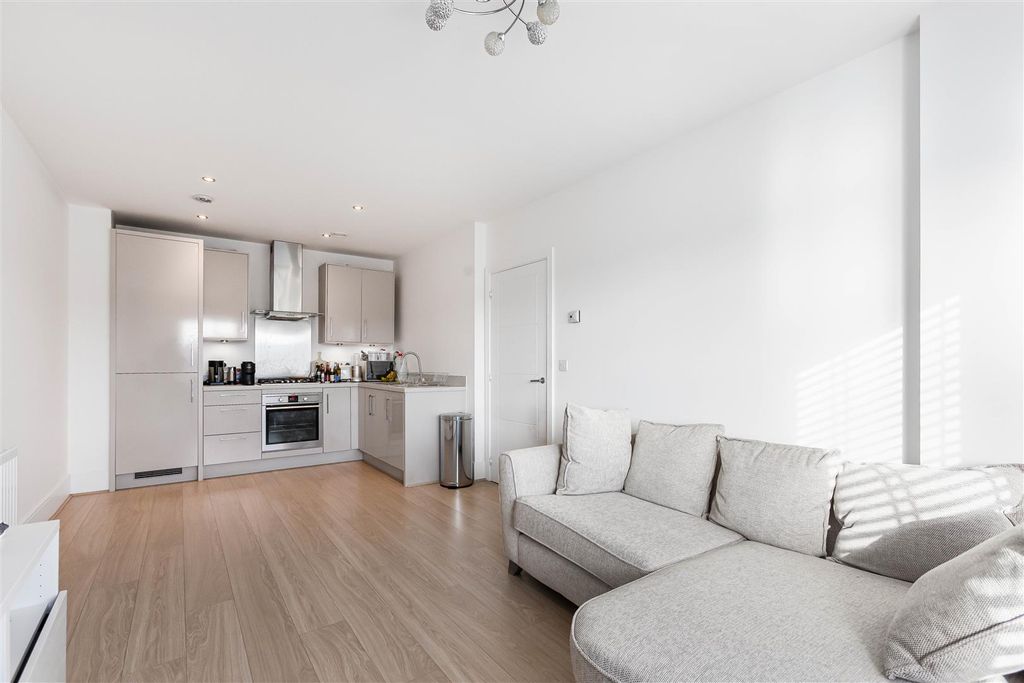 Property photo 2 of 15 20_66302.Jpg