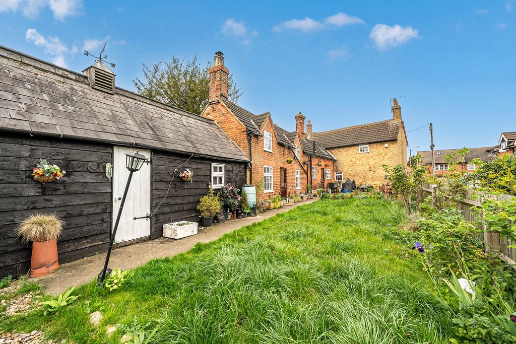 Property photo 1 of 17