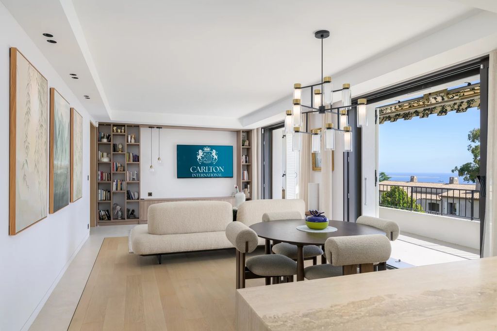 Property photo 2 of 25