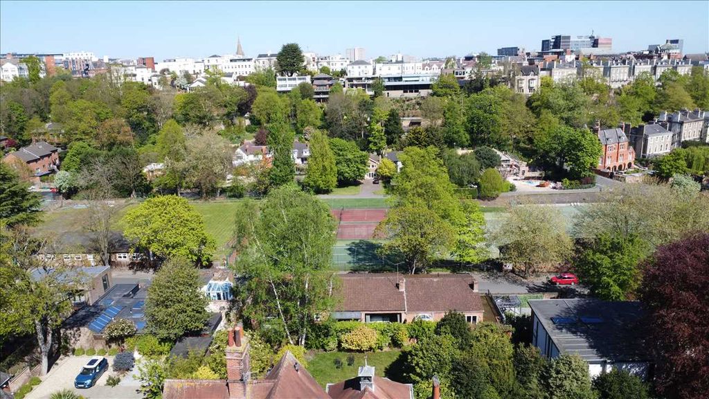 Additional image 25 of 4 bed flat for saleCavendish Road East, The Park, Nottingham NG7