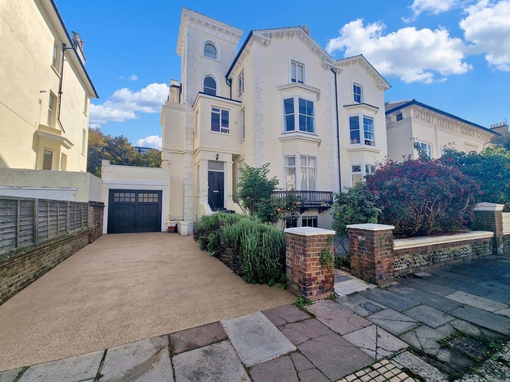 Property photo 1 of 8