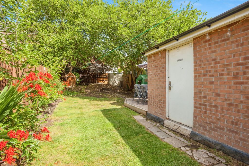 Property photo 1 of 17 Image