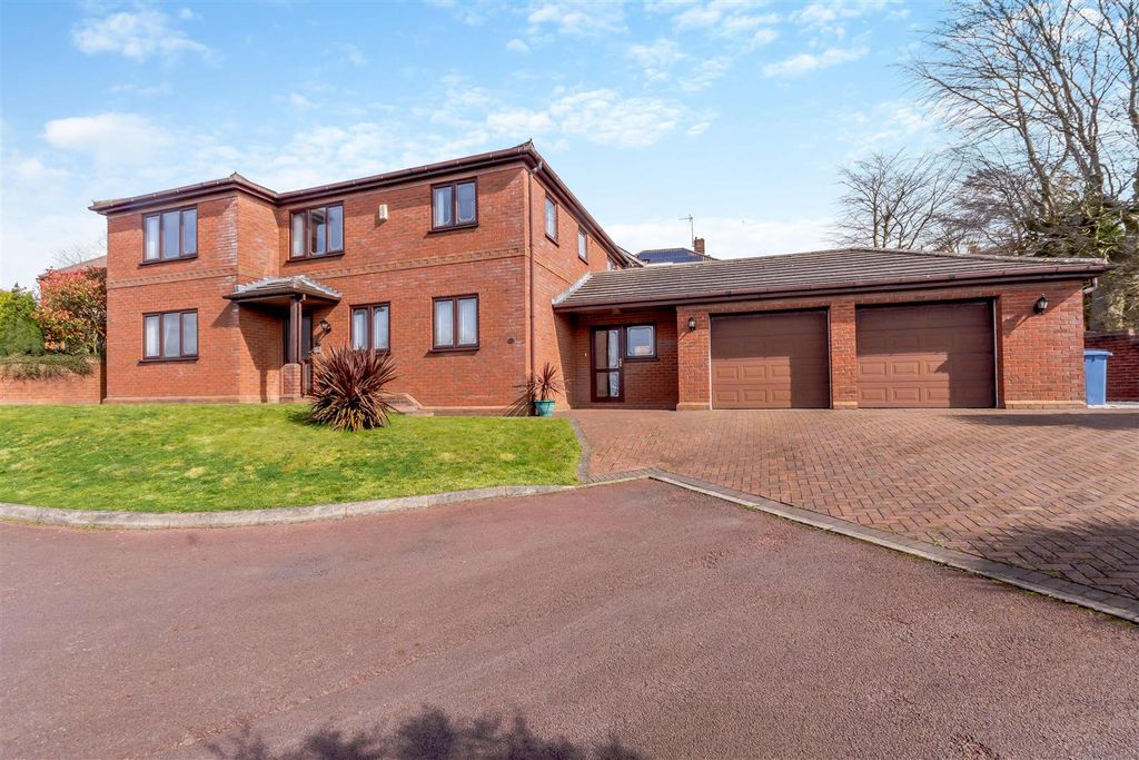 Property photo 1 of 42 8589187-Exterior19.Jpg