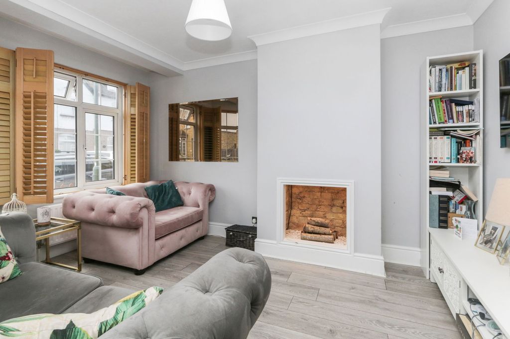 Property photo 2 of 12
