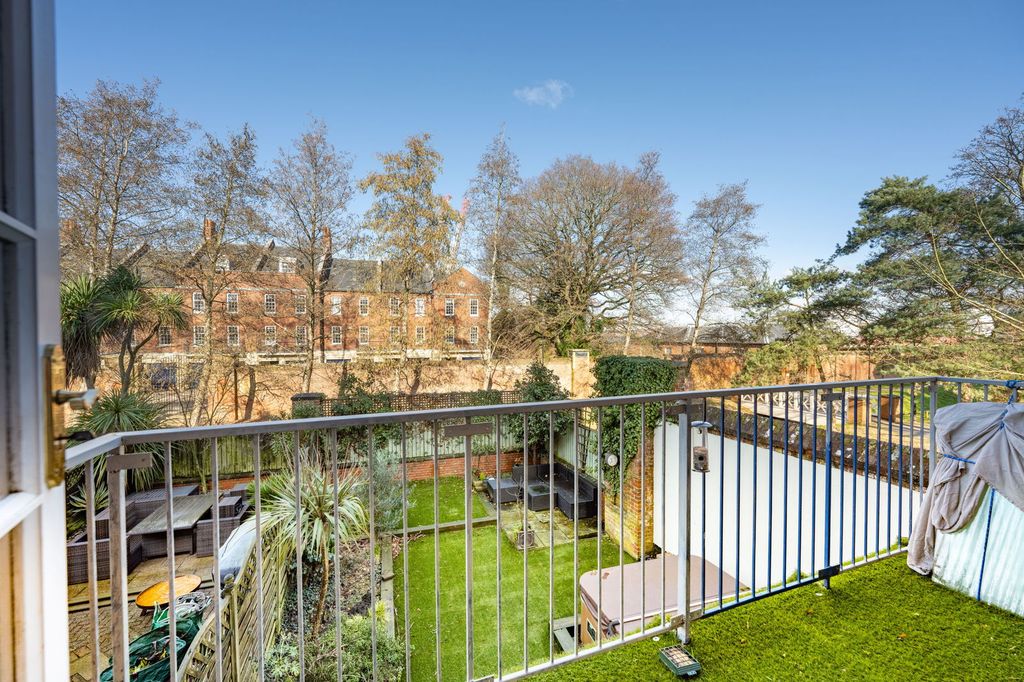 Property photo 3 of 31