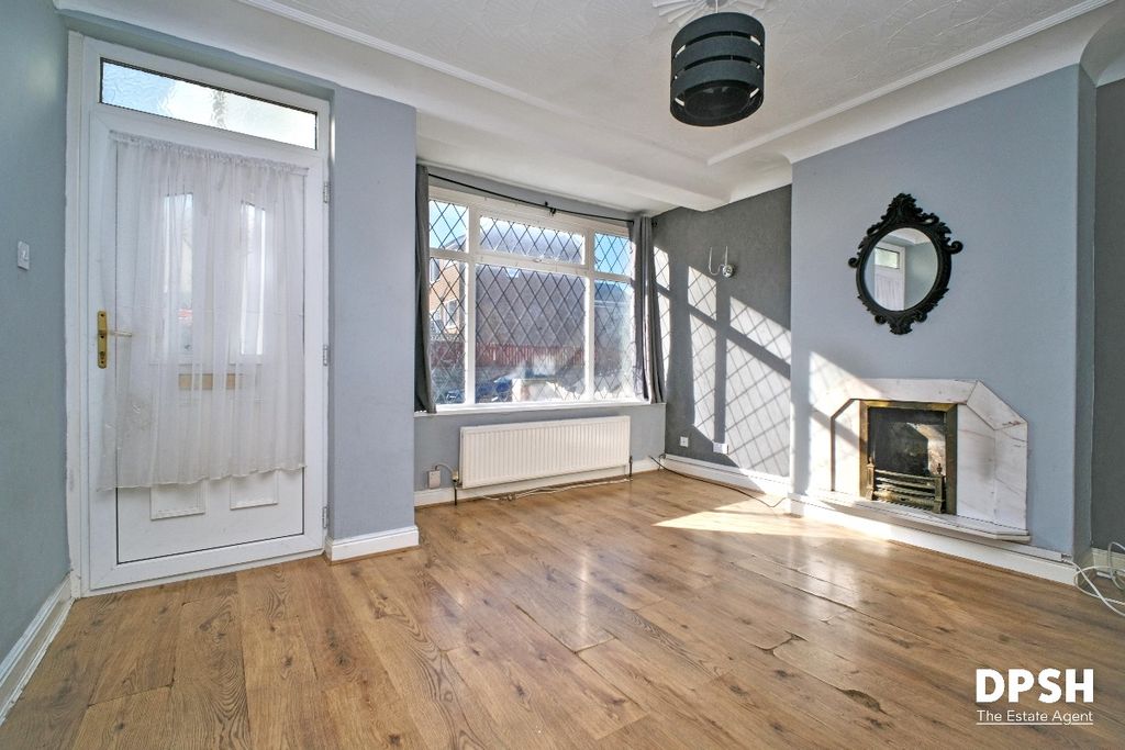 Property photo 2 of 25