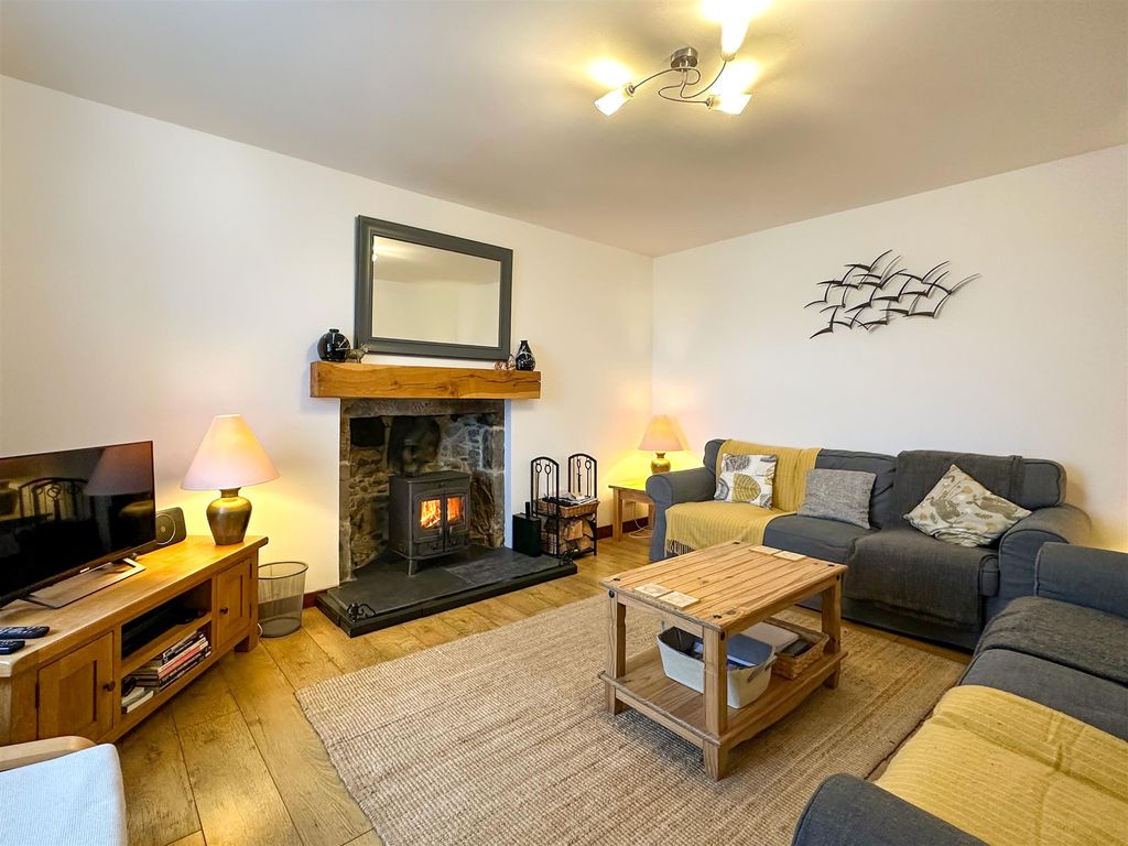 Property photo 3 of 14 Photo 2