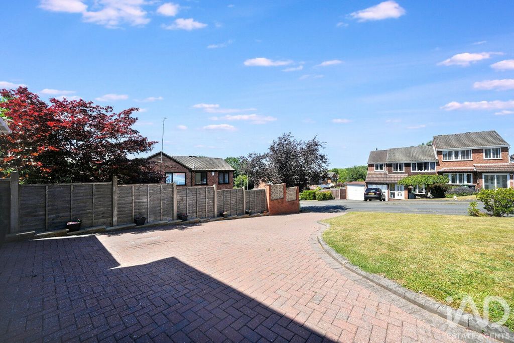 Property photo 2 of 35