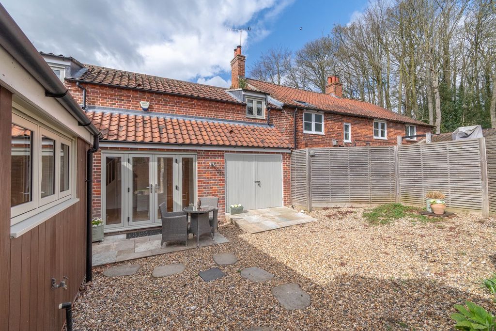 Property photo 2 of 12