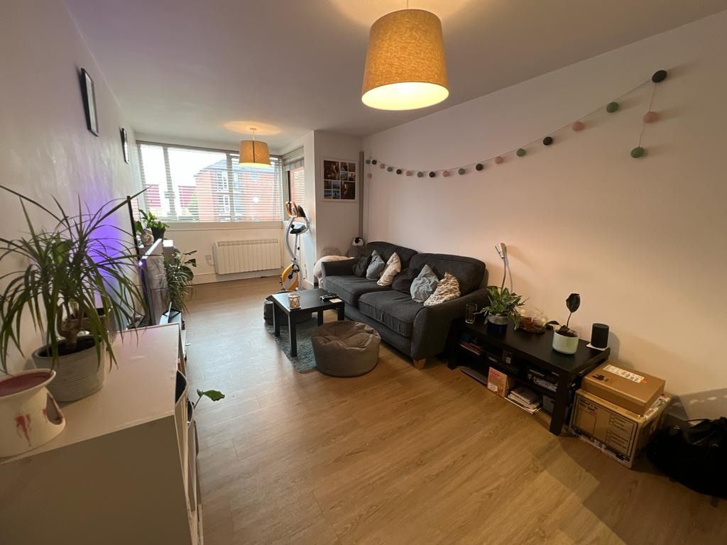 Property photo 1 of 8 4558570
