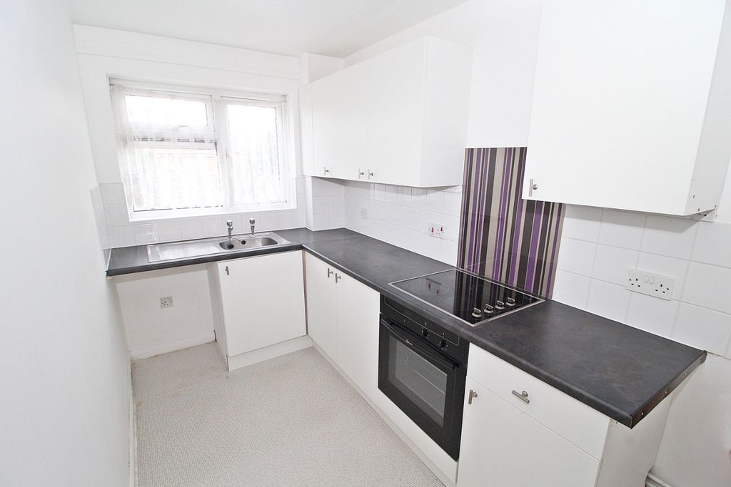 Property photo 2 of 6 4410096