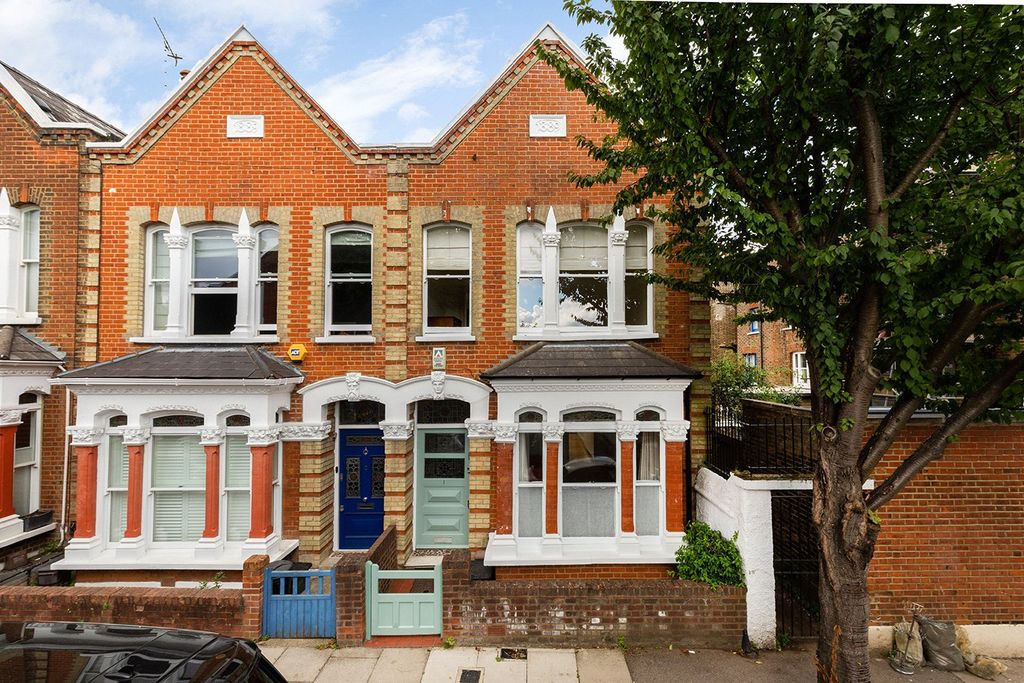 Property photo 1 of 16 External