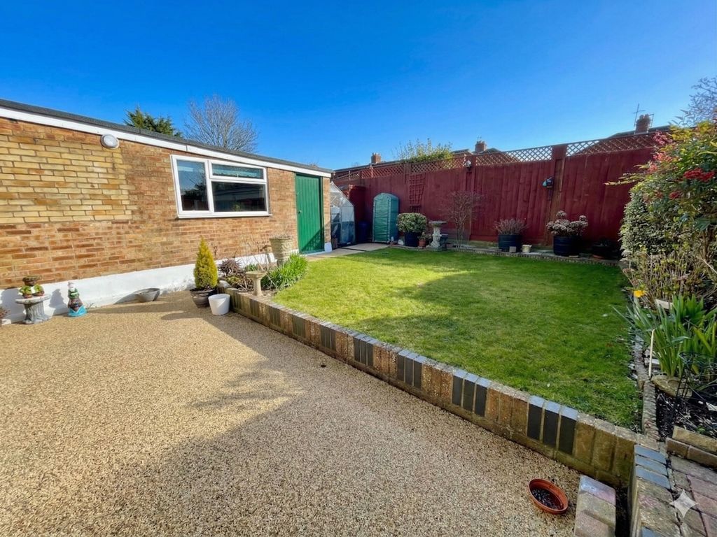 Property photo 2 of 11 4906321