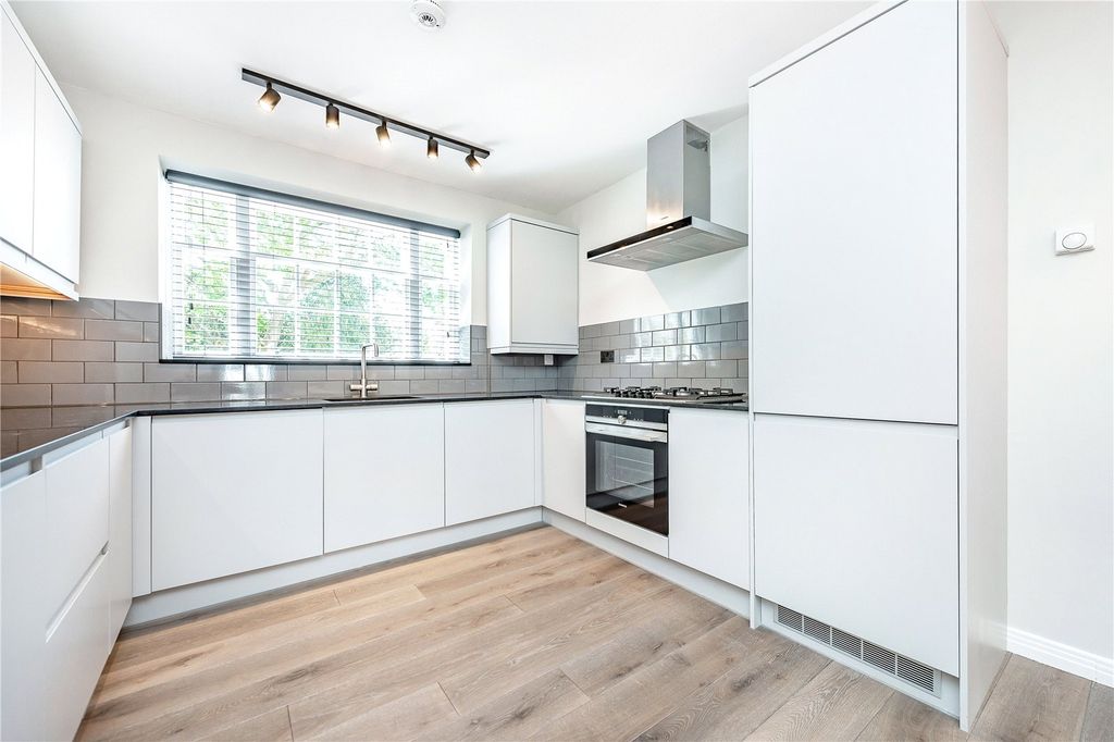 Property photo 2 of 12 Kitchen