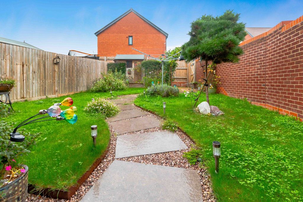 Property photo 3 of 25