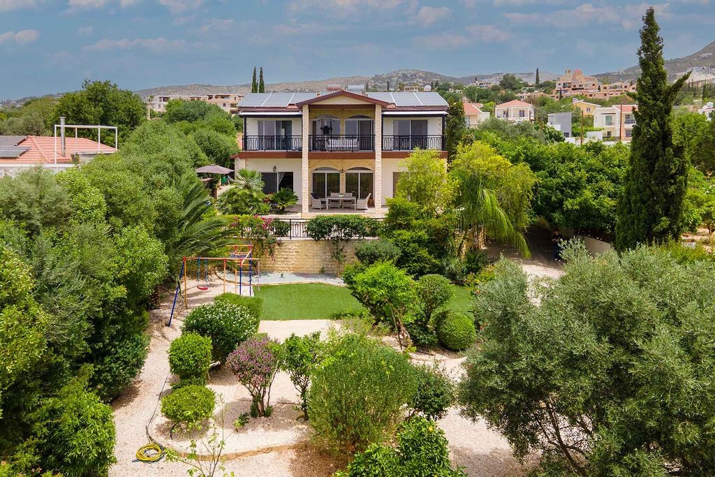 Property photo 1 of 30