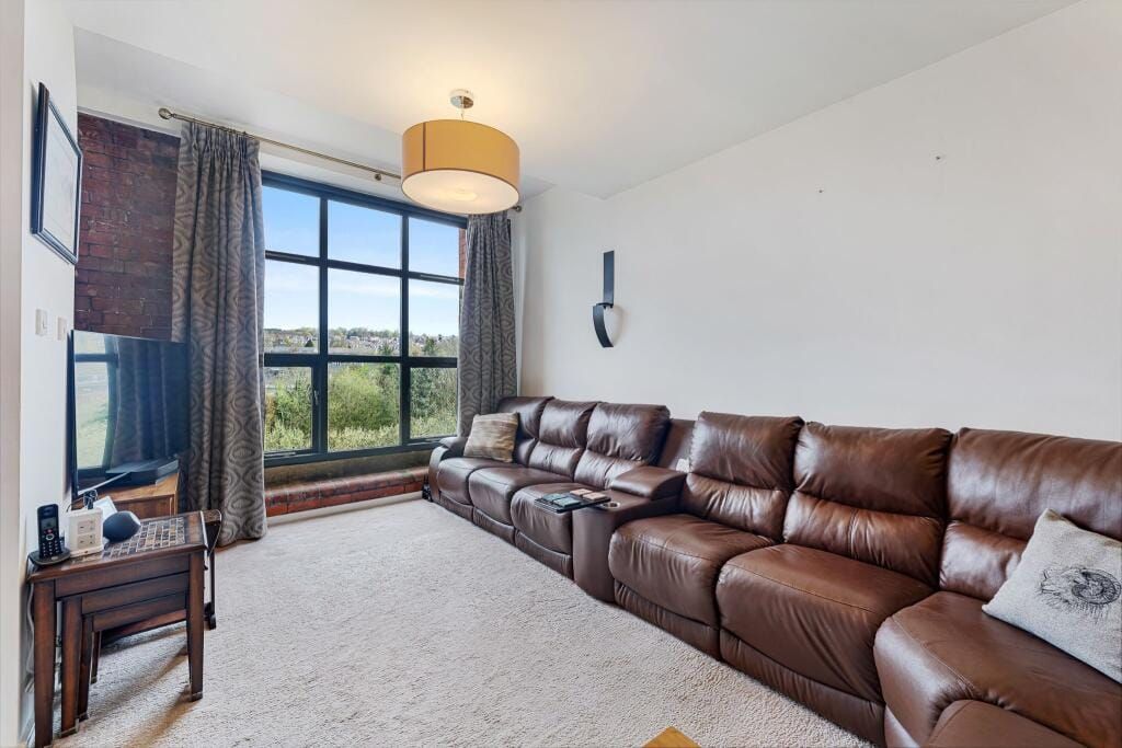 Property photo 2 of 24