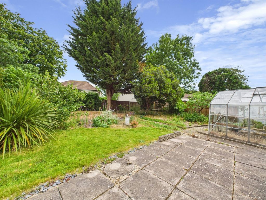 Property photo 2 of 16 Picture No. 11