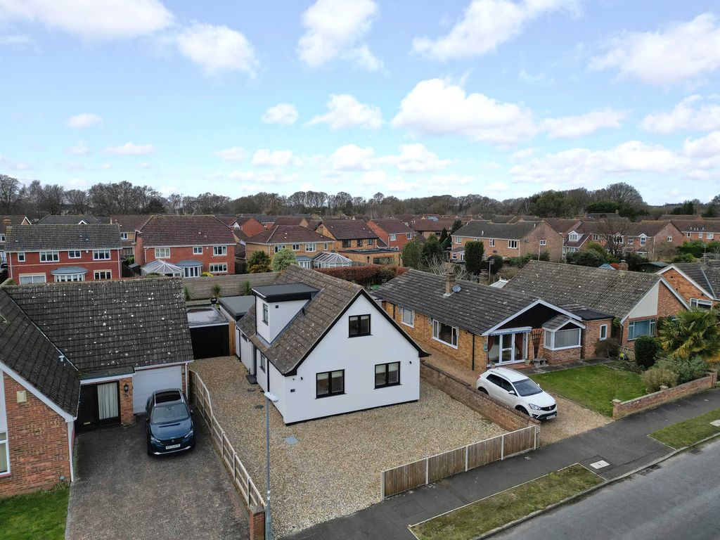 Property photo 3 of 37