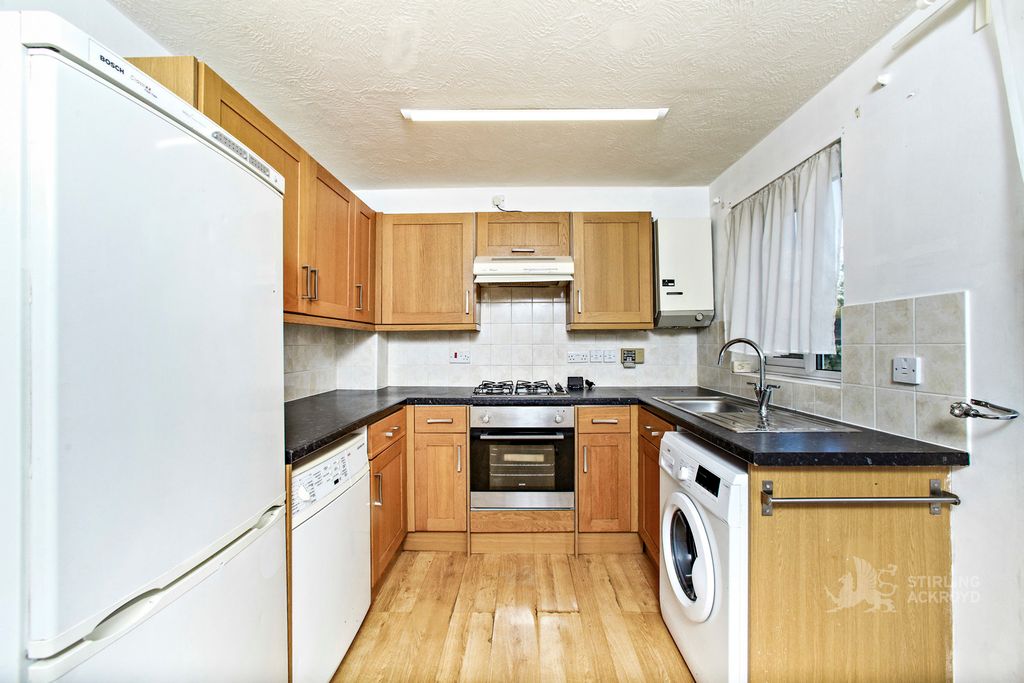 Property photo 3 of 18 Kitchen