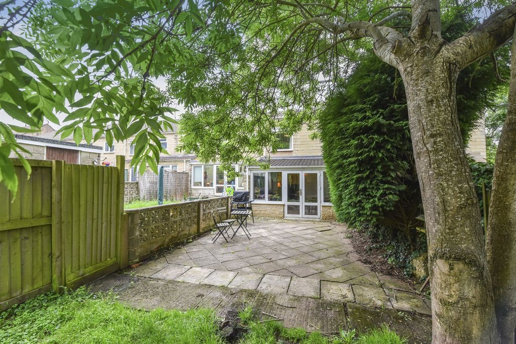 Property photo 3 of 18