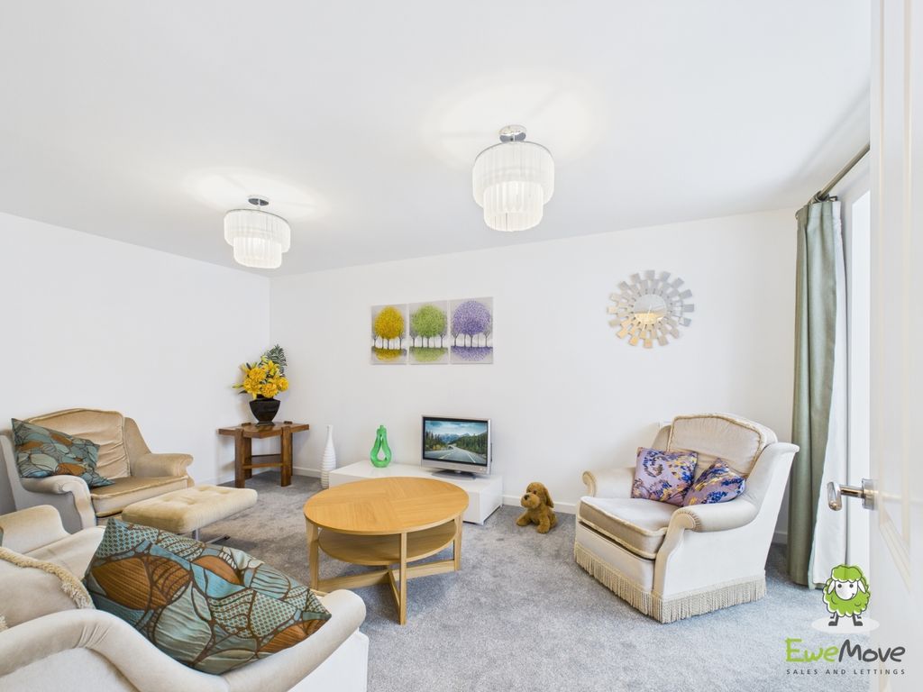 Property photo 3 of 29 Ewemove Basingstoke Estate Agents - Tubb Way - Liv