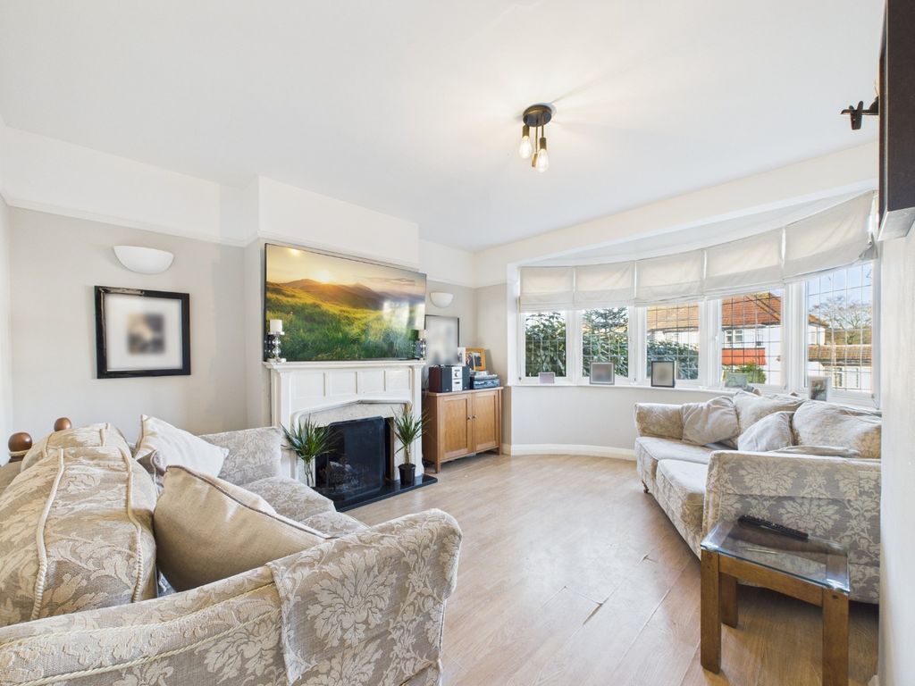 Property photo 2 of 13 4813782