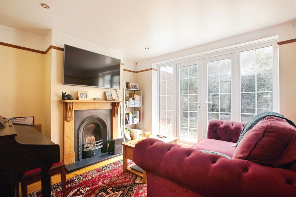 Property photo 2 of 18