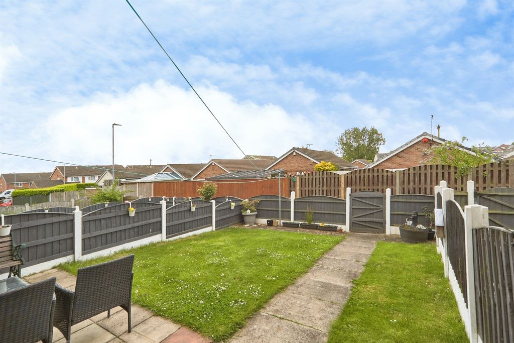 Property photo 2 of 21