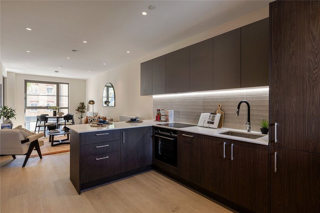 Property photo 1 of 11 Kitchen