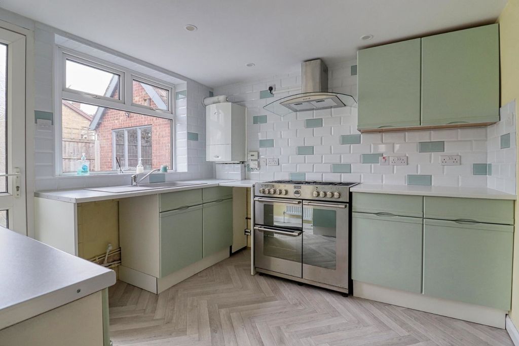 Property photo 2 of 17 Kitchen