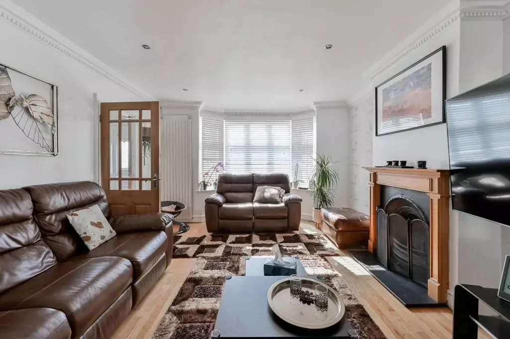 Property photo 2 of 7