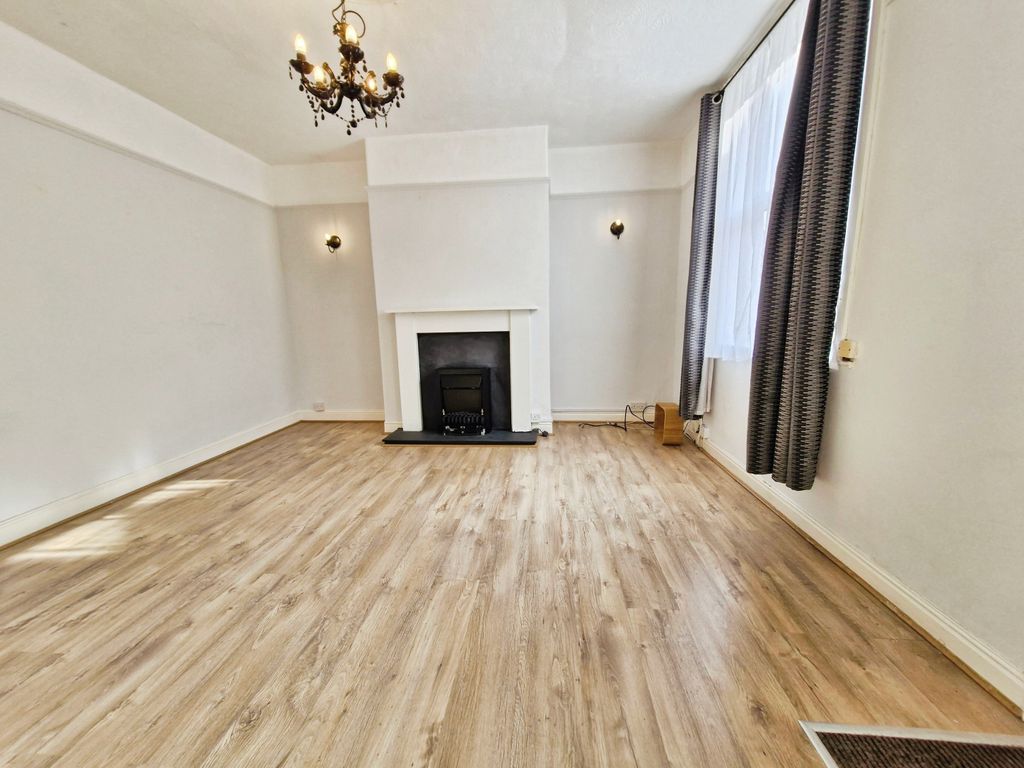 Property photo 2 of 9 2Ff4Fd74-20250731_171857