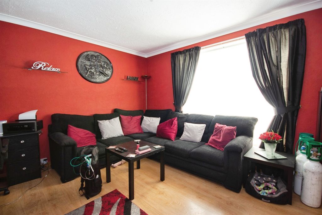 Property photo 2 of 16