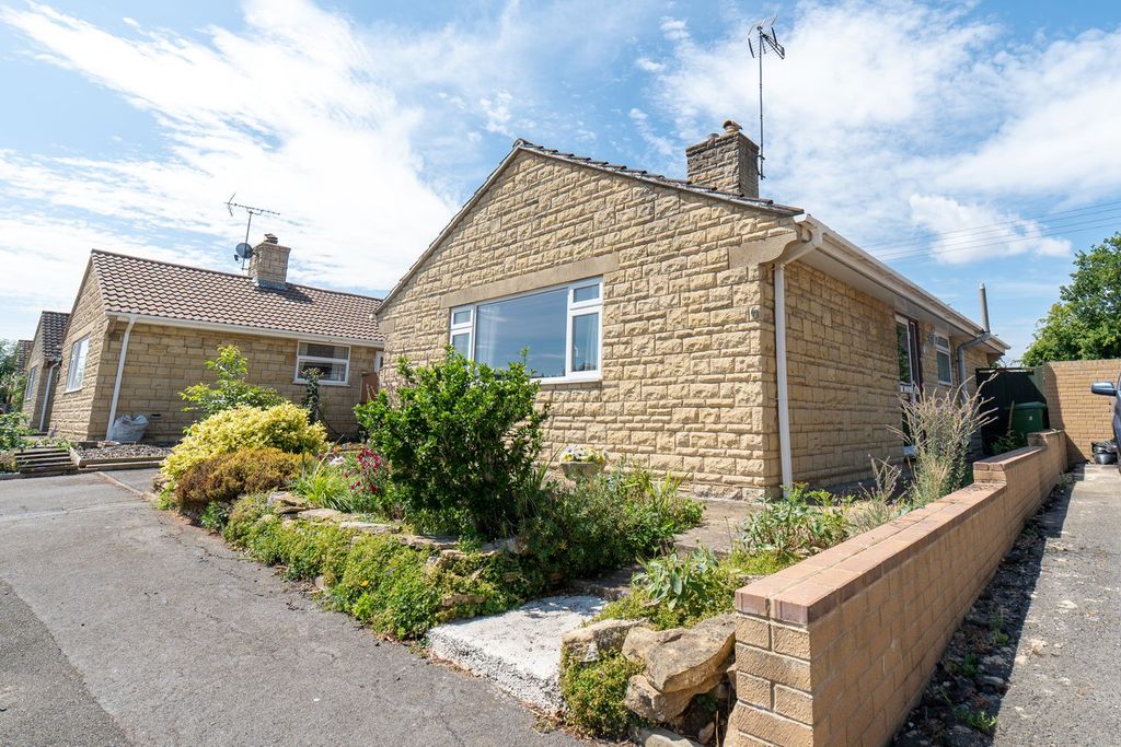 Property photo 2 of 18