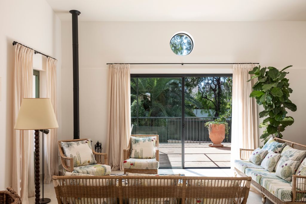 Property photo 3 of 21 81117 - 04.Jpg