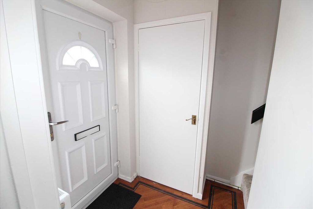 Property photo 3 of 14 Hall