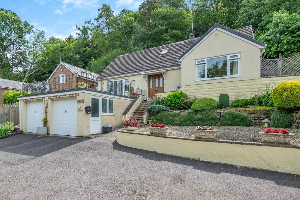 Property photo 1 of 27