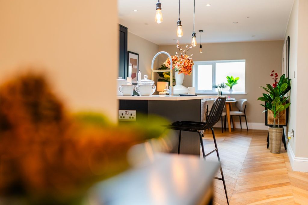 Property photo 3 of 32 Award-Winning Media Team On Every Listing_6